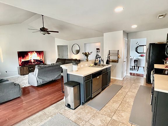 5th image of 5056 Carrington Ct #1
