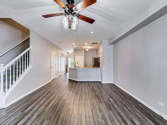 4th image of 2827 Stonewater Dr