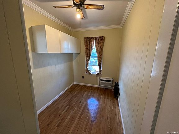 5th image of 54-22 69th Ln Floor 1