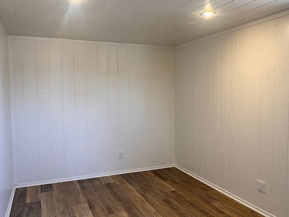 3rd image of 1708 E Mission Rd #D