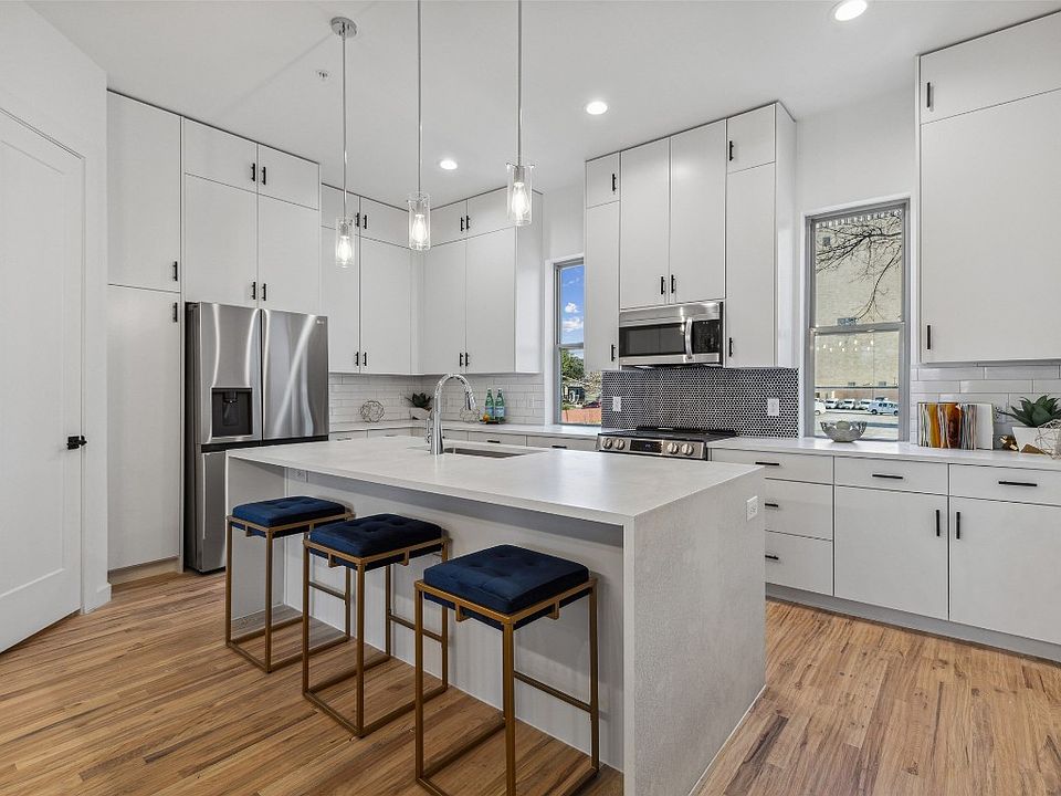 1st image of 4204 San Jacinto St #102
