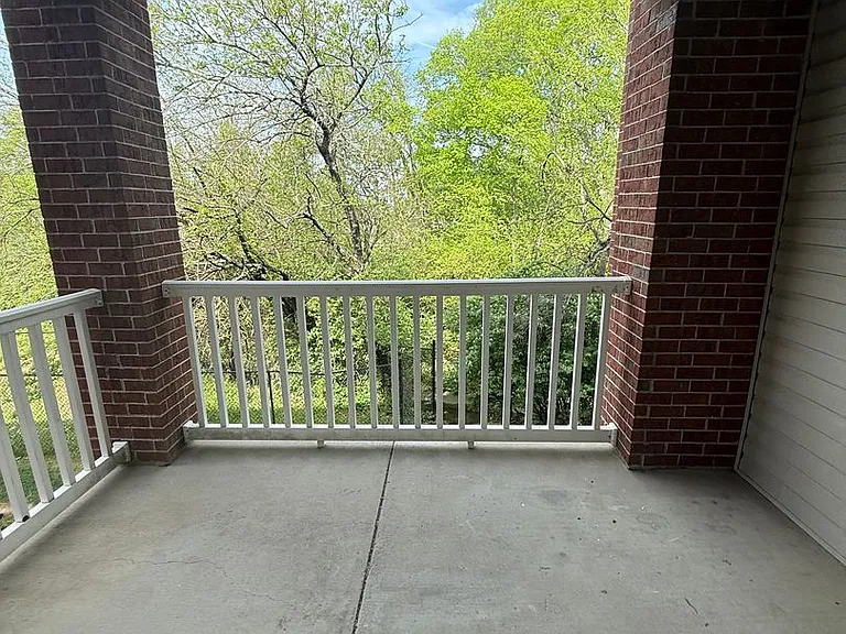 Highlands Apts — Photo 29