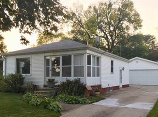 908 Baird St, Green Bay, WI 54301