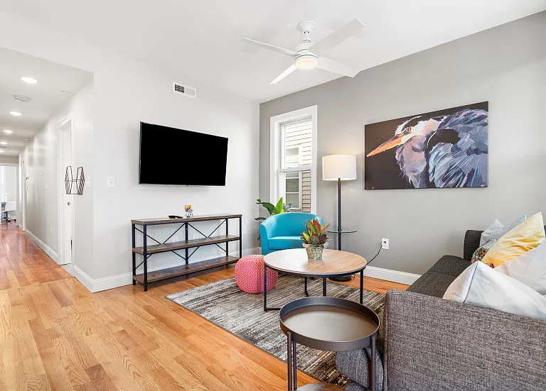 821 Saratoga St #4 — Photo 9