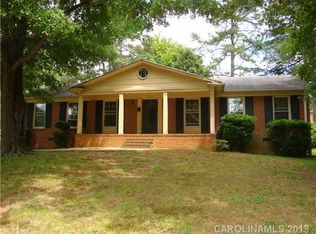 3815 Rosehedge Ln, Charlotte, NC 28205