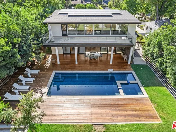 5922 Oakdale Ave, Woodland Hills, CA 91367