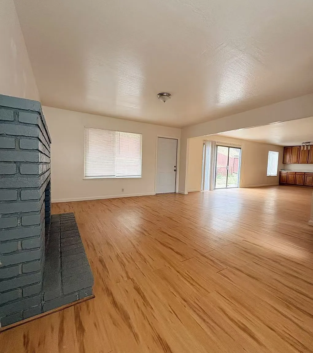 3 bed, 1.5 bath, 2100 sqft, $3,550 — Photo 4