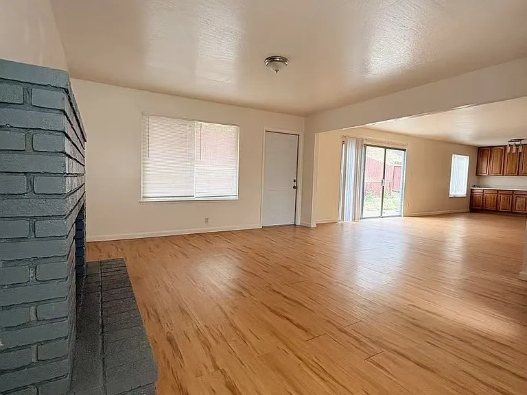 3160 Birmingham Dr — Photo 4
