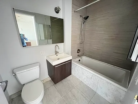 Rented by Tapiro Realty | media 11