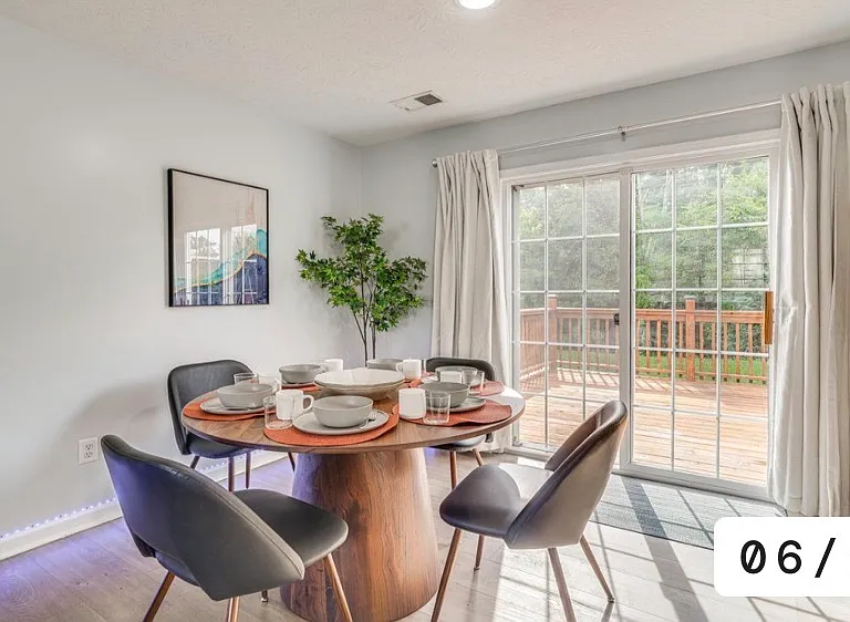 10605 Irvin Pines Dr — Photo 3