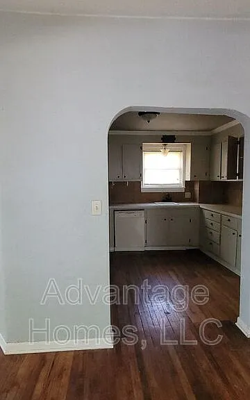 105 Brooklyn Ave — Photo 18