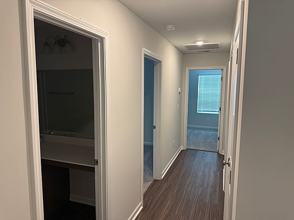 4th image of 221 Roof St