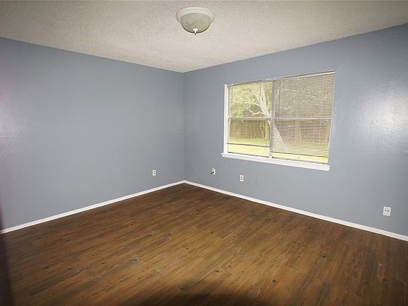 3rd image of 5519 Farley Dr Unit A