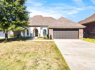105 Glenbrook Dr, Broussard, LA 70518
