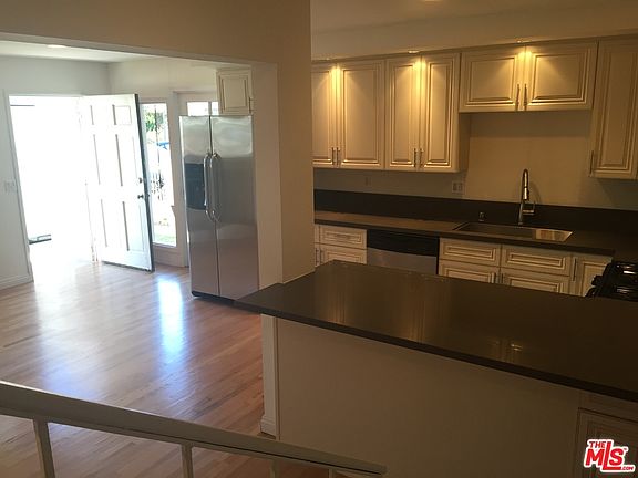4th image of 3603 Mentone Ave APT 1