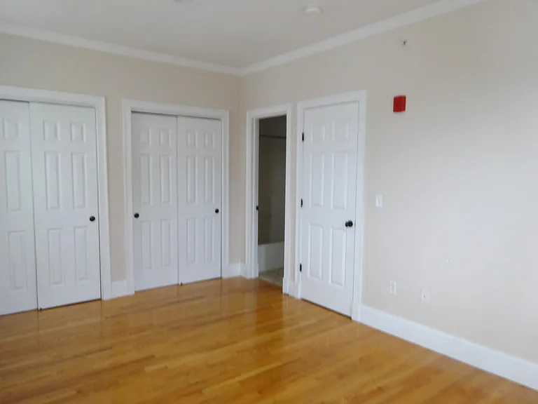 779 E 5th St #3 — Photo 11