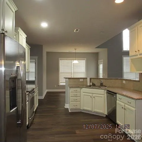 8520 Dargan Ln — Photo 6