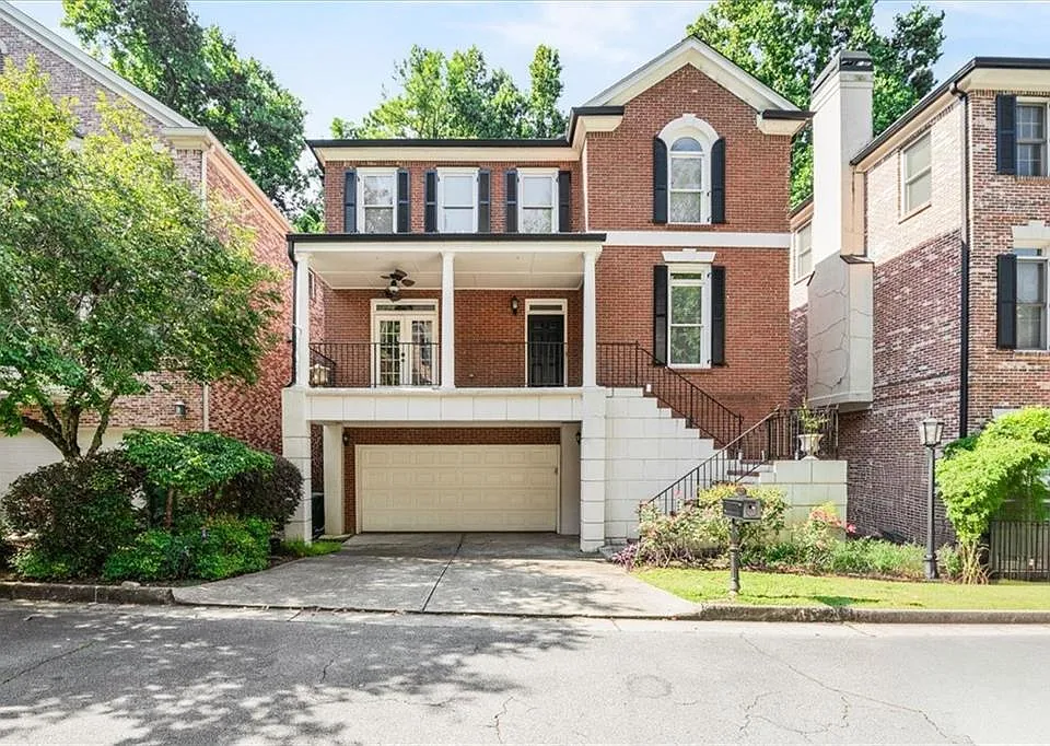 1127 Ashton Bluff Dr