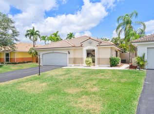 15061 S Waterford Dr, Davie, FL 33331