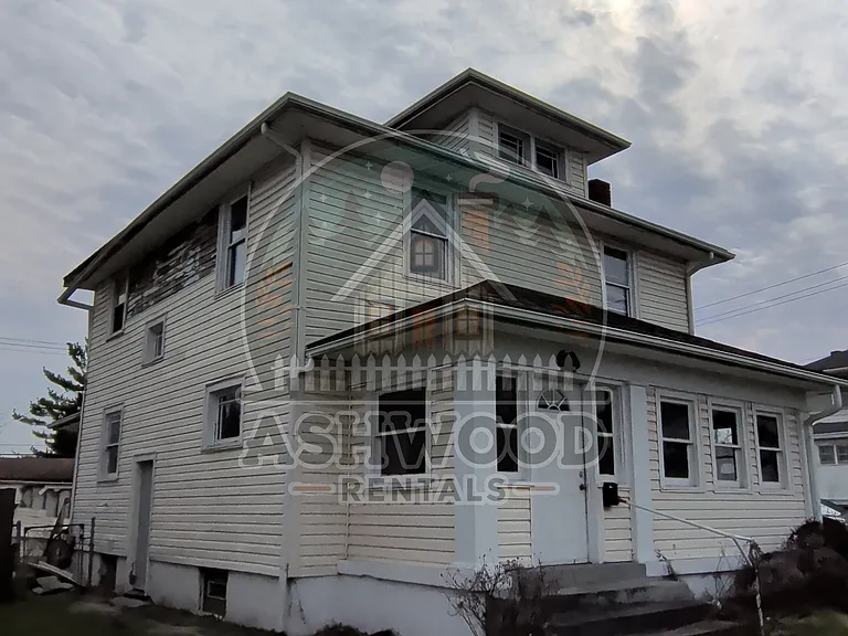 200 E Siebenthaler Ave — Photo 2