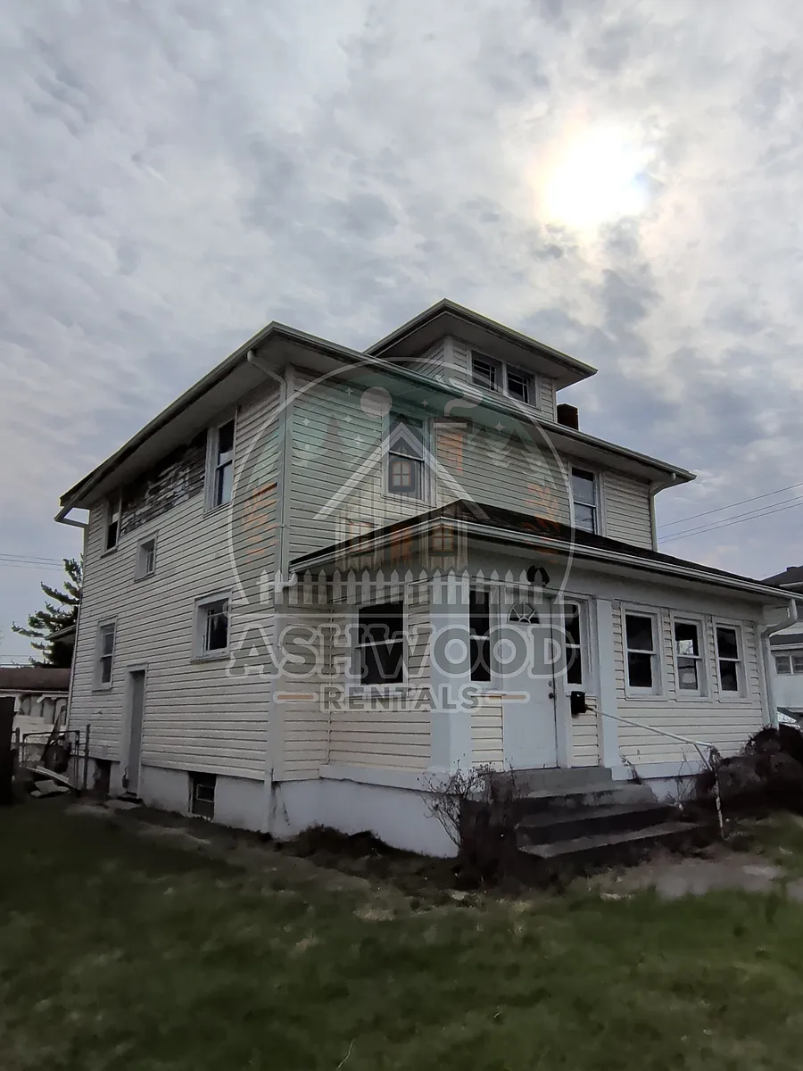 Building Photo - 200 E Siebenthaler Ave
