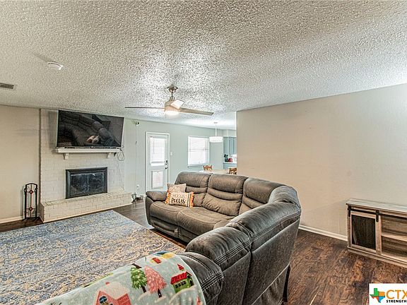 5th image of 2402 Hunt Dr