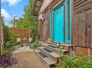 909 E 13th St #B, Austin, TX 78702