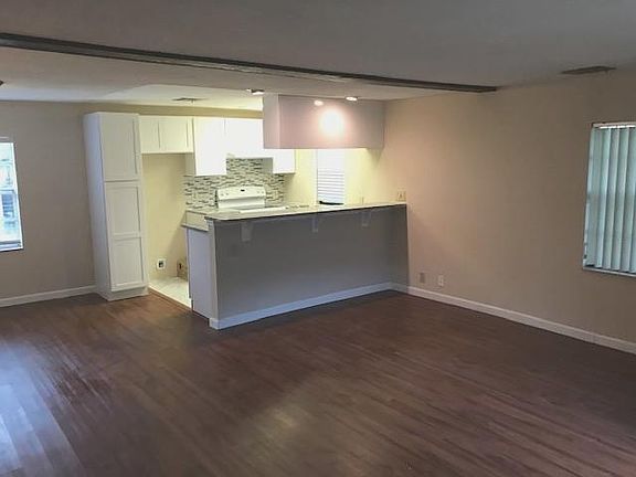 3rd image of 324 Eron Way