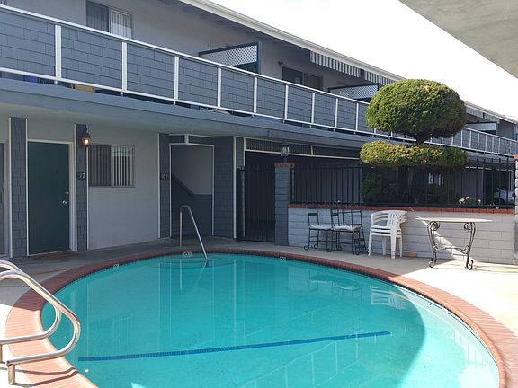 3rd image of 66 S Grand Oaks Ave APT 8