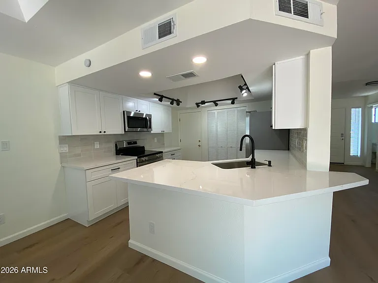 6746 W Ruth Ave — Photo 5