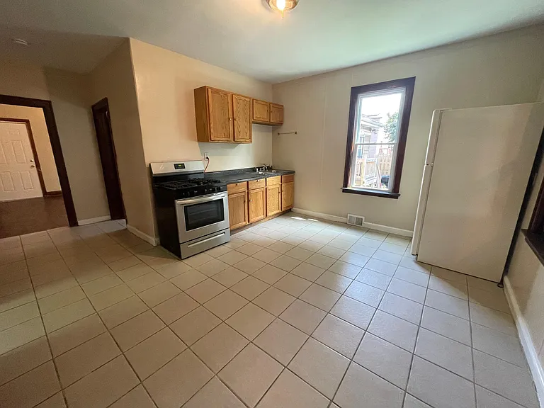 8620 S Marquette Ave #1R — Photo 3