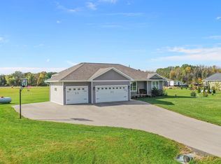 2851 T Berg Cir, Abrams, WI 54101