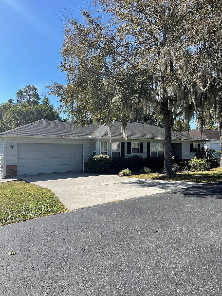 Building Photo - 116 SE Willow Dr