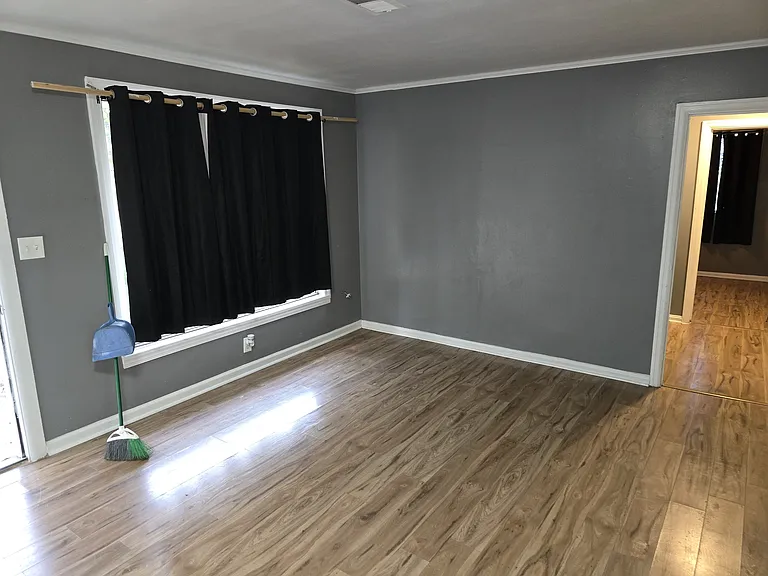 203 Grovewood Dr — Photo 12