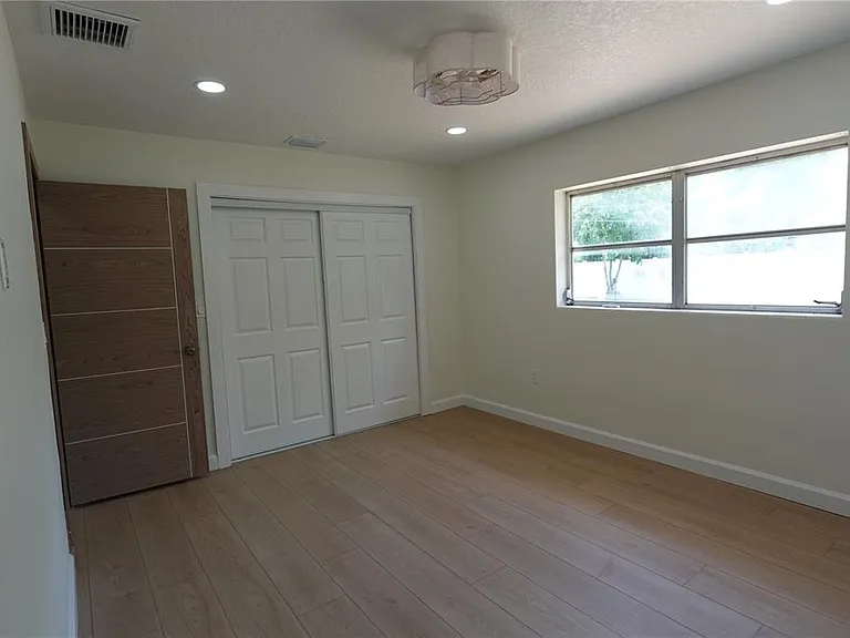 5 S Hercules Ave — Photo 24