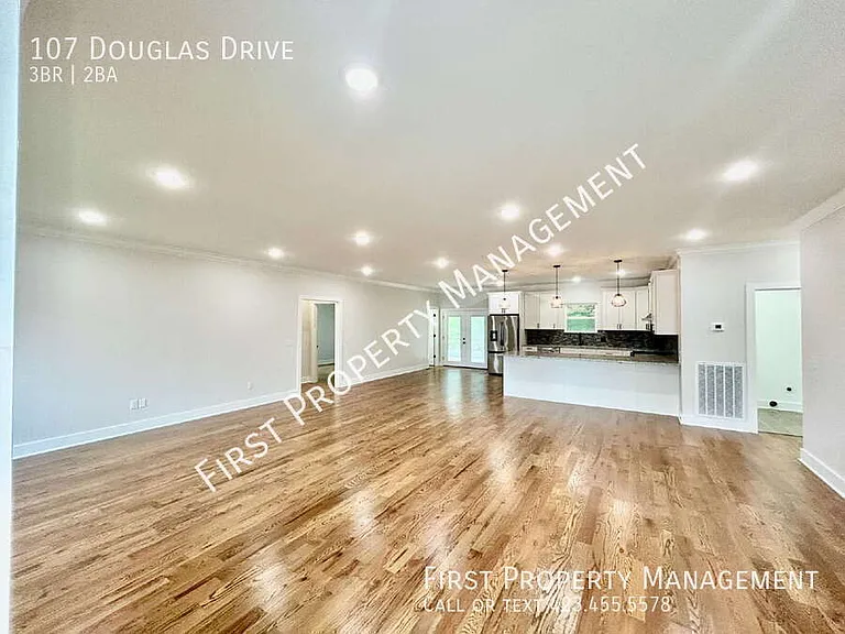 107 Douglas Dr — Photo 4