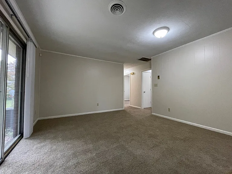 4912 Rosehill Rd — Photo 10