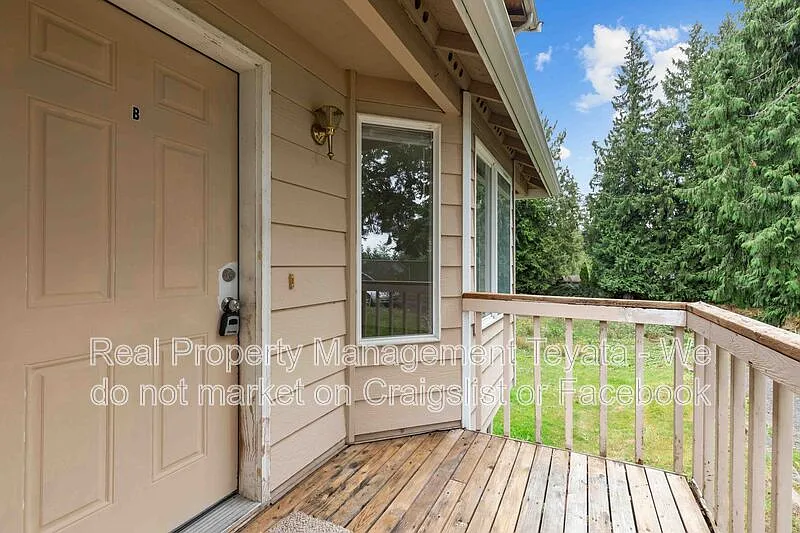 2 bed, 2.0 bath, 1090 sqft, $2,300 — Photo 2
