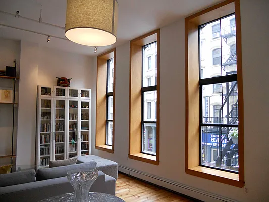 Rented by The Loft Broker | media 23