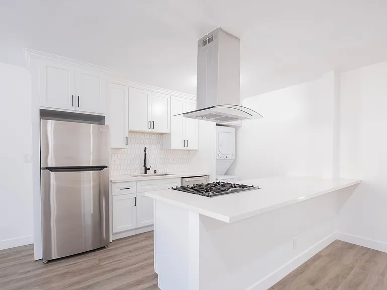 1235 N Ogden Dr #4 — Photo 7