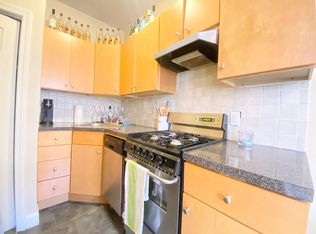 162 Prince St APT 3A, Boston, MA 02113