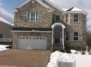 47 Promise Way, Kendall Park, NJ 08824