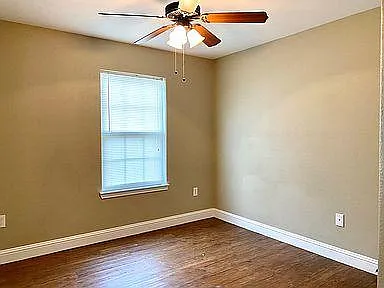 1100 Berry Rd — Photo 7