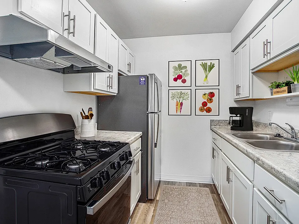 Wood Creek Apartments