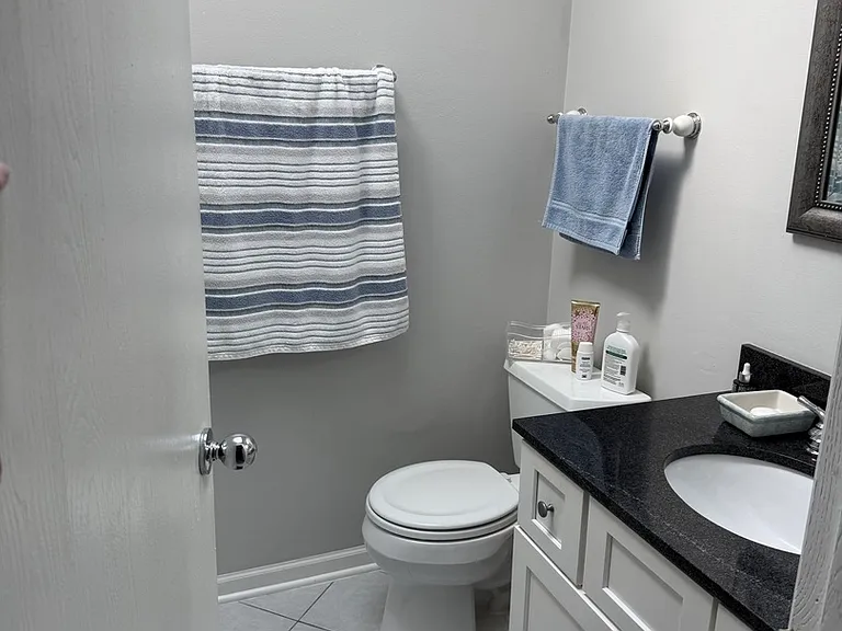 1907 Gresham Cir #C — Photo 6