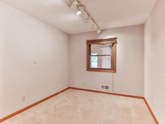3rd image of 2344 Mayfair Ave