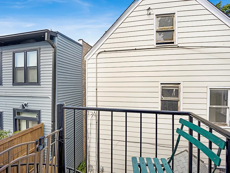 2919 N Seeley Ave #CH2 — Photo 12