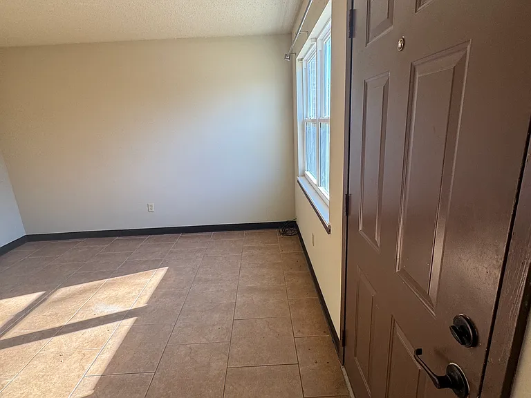 4533 W Bellview Dr — Photo 9