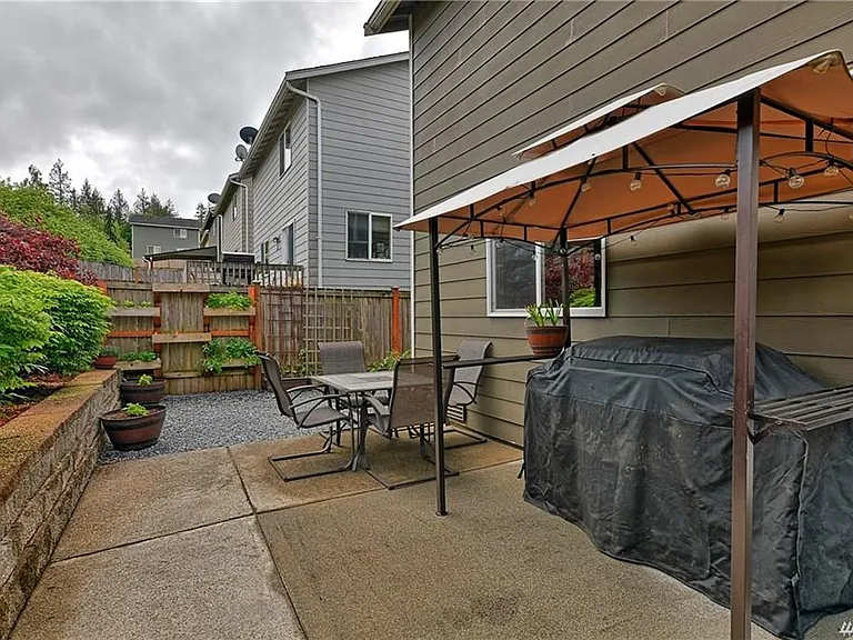 1009 73rd Dr SE — Photo 4
