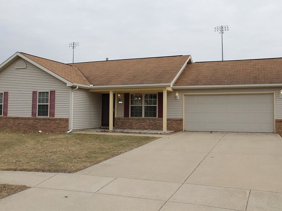 1st image of 124 Harter Dr E